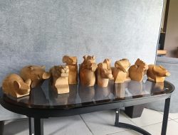 Kerajinan tangan membentuk karya seni dan budaya 12 Shio
