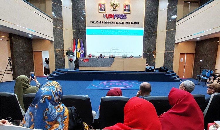 Suasana acara launching Novel Sunda "Puspawana Puspagiri" karya Chye Retty Isnendes - (Sumber: MajmusSunda News)
