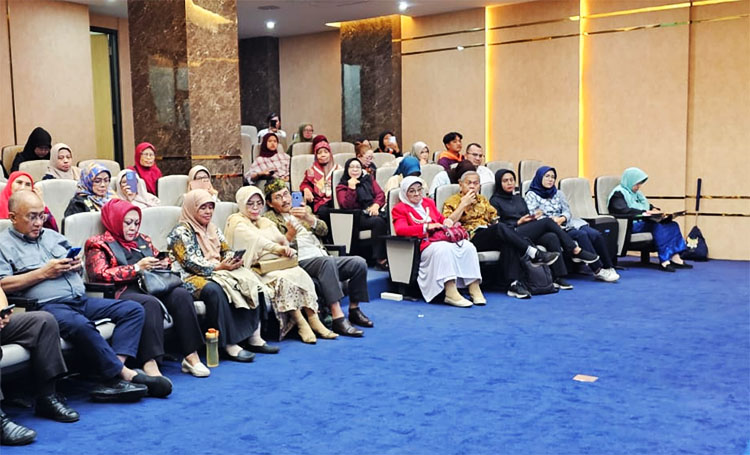 Tamu undangan yang hadir dalam acara launching Novel Sunda "Puspawana Puspagiri" karya Chye Retty Isnendes - (Sumber: MajmusSunda News)