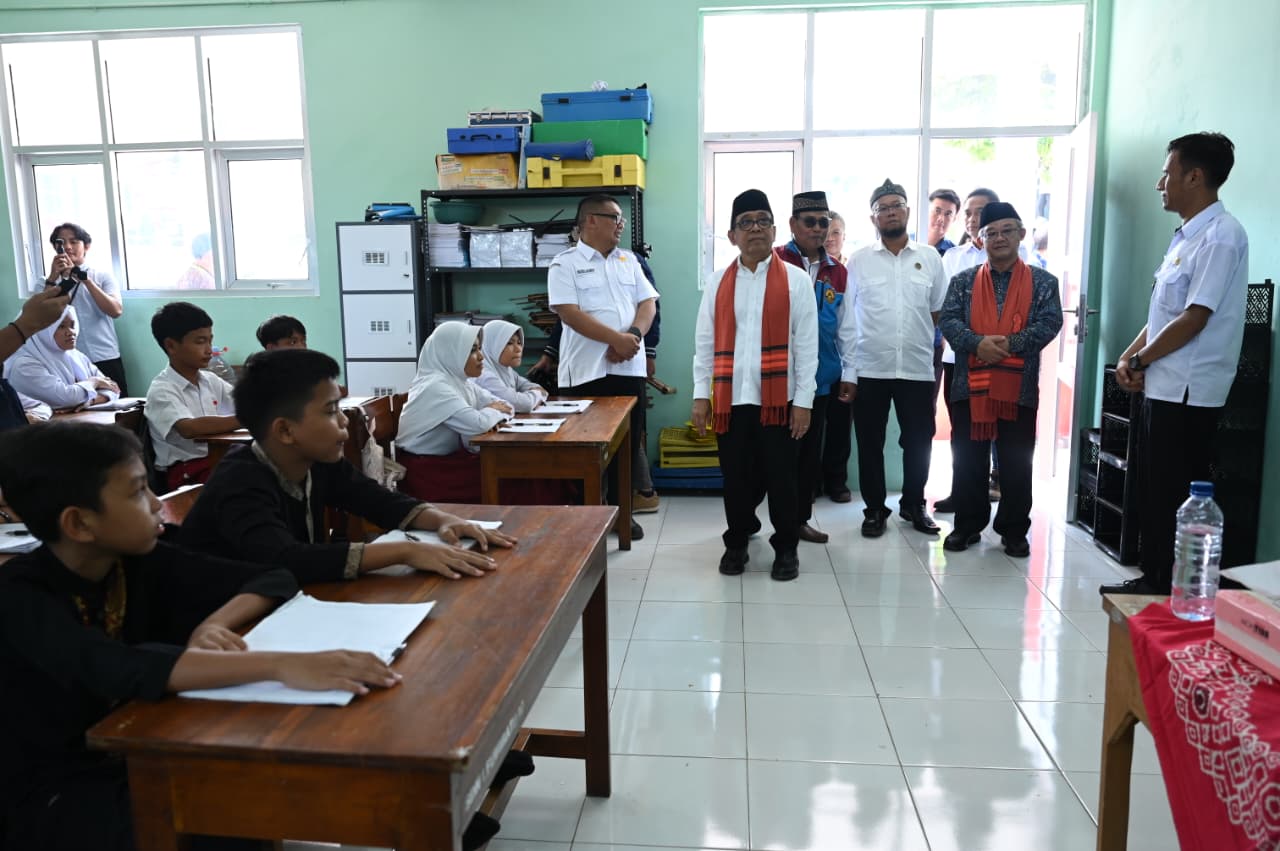 Revitalisasi sekolah