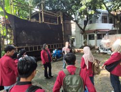 Melampaui Batas Bahasa: Negosiasi Perbedaan Sosial dan Budaya dalam Komunitas Teater Celah-Celah Langit Bandung