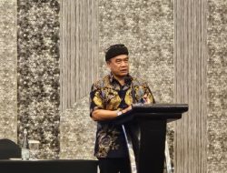 Laksamana TNI (Purn) Dr. Ade Supandi, Sambut Para Tokoh Jabar di Acara Pemberian Penghargaan MajmusSunda News