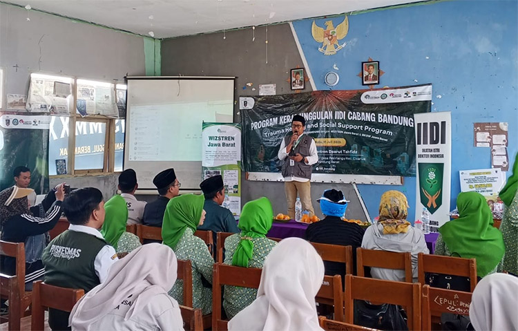 Kegiatan trauma healing yang digelar Wizstren Jawa Barat bersama Ikatan Istri Dokter Indonesia (IIDI) Cabang Bandung pada Rabu, 15 Juli 2026 di Pondok Pesantren Daarut Tahfidz - (Sumber: Romli Burhani)