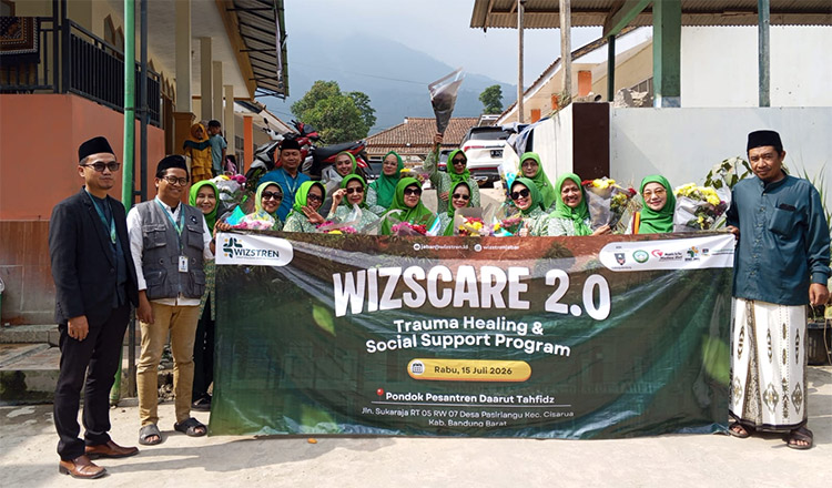 Foto bersama tim trauma healing Wizstren Jawa Barat bersama Ikatan Istri Dokter Indonesia (IIDI) Cabang Bandung - (Sumber: Romli Burhani)