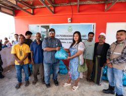 Peduli Terhadap Warga Relokasi, PT Batamraya Sukses Perkasa Bagikan Sembako Di Pulau Ngenang