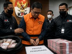 Kehormatan dan Tanggung Jawab Pejabat Publik