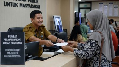 Pejabat Itu Pelayan Rakyat, Bukan Pemerintah, Apalagi Penguasa