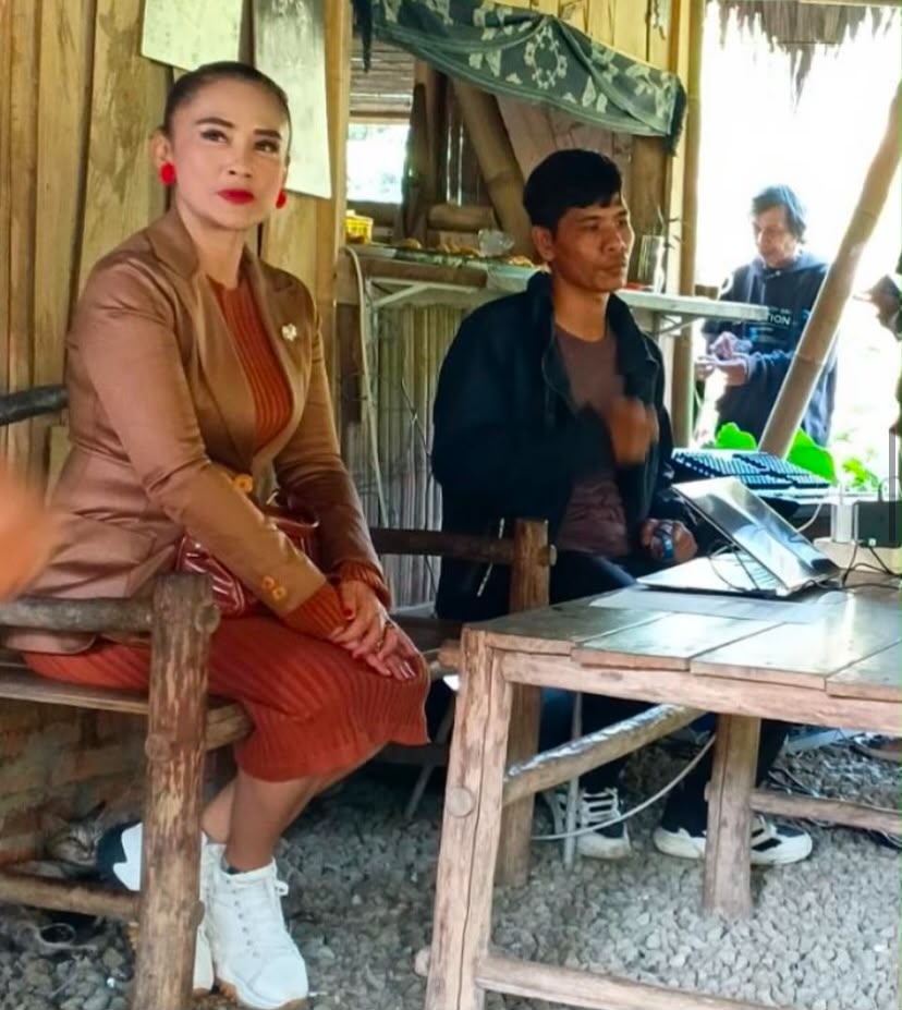 Public Figure Ika Kartika