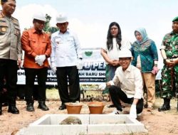 Walikota Batam Melakukan Peletakan Batu Pertama Unit Sekolah Baru SMKN 13 Batam