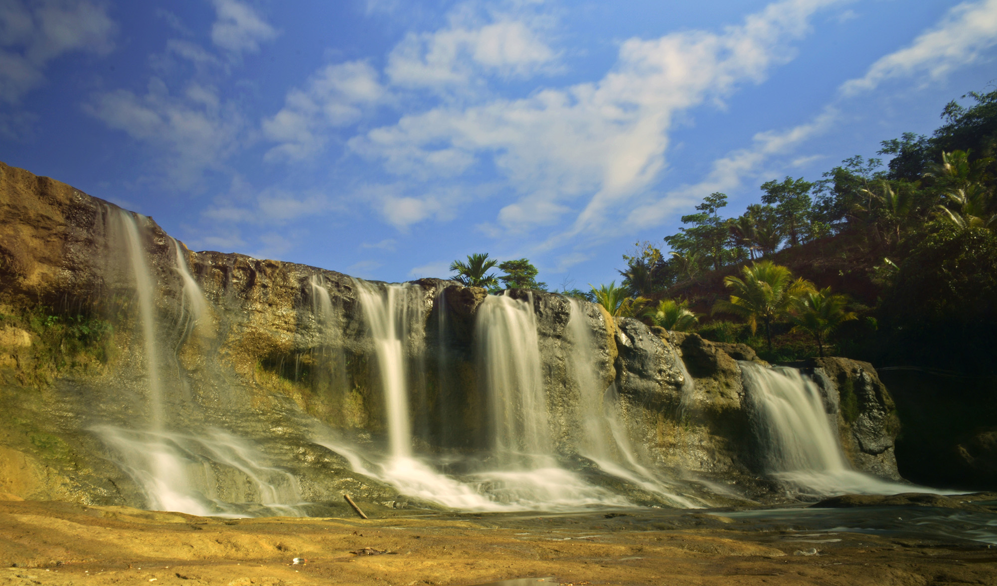 Wisatabumi Nusantara