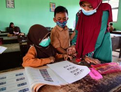 Mendikdasmen: Daerah yang Tidak Aman Tak Dianjurkan Tatap Muka di Sekolah