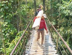 Jembatan Gantung Sangiang Minta  Dibangun Permanen, Buka Jalur Transportasi dan Isolasi Warga Sukamulya dari Ketertinggalan