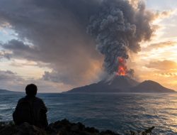 Erupsi Anak Gunung Krakatau: Dari Letusannya Kita Belajar Kembali tentang Kecilnya Manusia