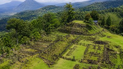 Gunung Padang: Dari Kadatuan Menjadi Kabuyutan — Sebuah Hipotesis (Bagian 1: Pengantar)