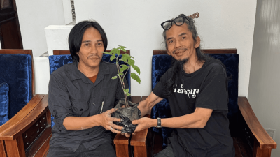 PERTEMUAN ANTARA SAEH DAN TARUM: KUNJUNGAN SENIMAN LUKIS JEPANG KE PATARUMAN – INDIGO EXPERIMENTAL STATION