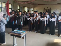 Disaksikan Ortu 76 Pengurus OSIS Smanka Dilantik, Dr Lely: Seleksinya Ketat, Calon Pemimpin Masa Depan