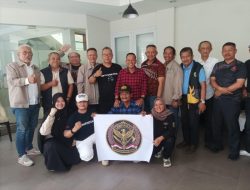 Asep Tedi dan Elen Ramlan, Wakili Indonesia Ikut Kejuaraan Dunia Lempar Pisau di Rusia