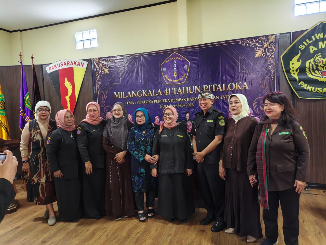 Berfoto Bersama