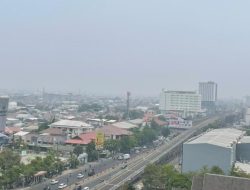 Akibat Kabut Asap Karhutla di Makassar, Dikeluhkan Mahasiswa Unhas, MataTerasa Perih dan Sesak Napas