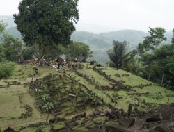 5 Destinasi Wisata Legenda di Jawa Barat, Salah Satunya Ada Gunung Padang
