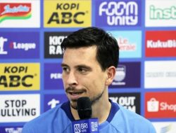 Hadapi Dewa United, Gelandang Persib Bandung, Thom Haye: Jaga Kondisi Fisik dan Mental